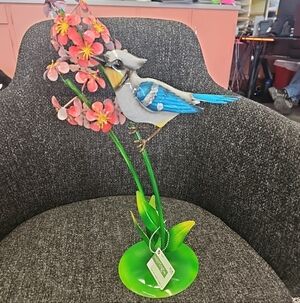 NWT Metal Blue Jay Bird Figure Flowers 15” x 10” Decor The Spring Shop Colorful